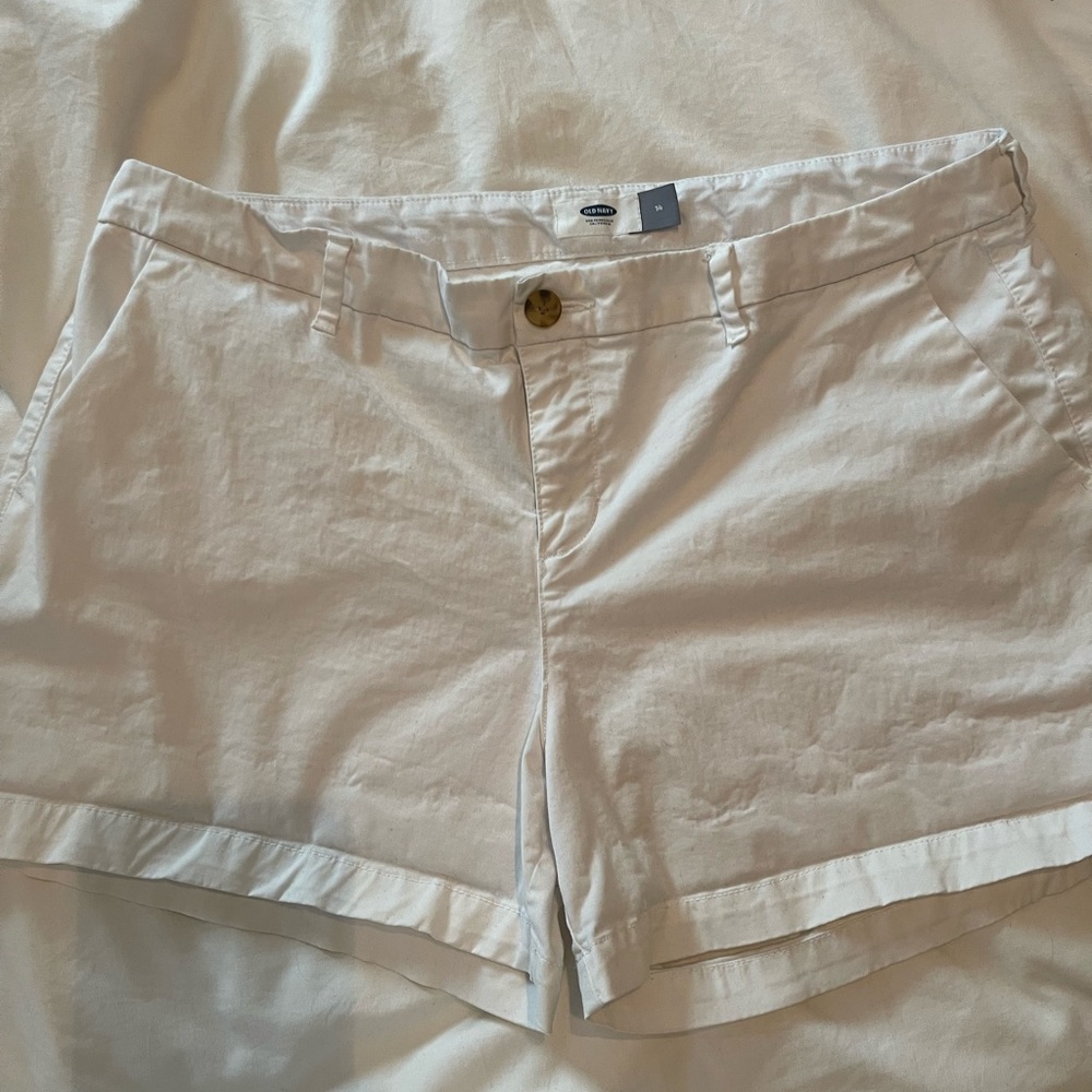 Old Navy white shorts